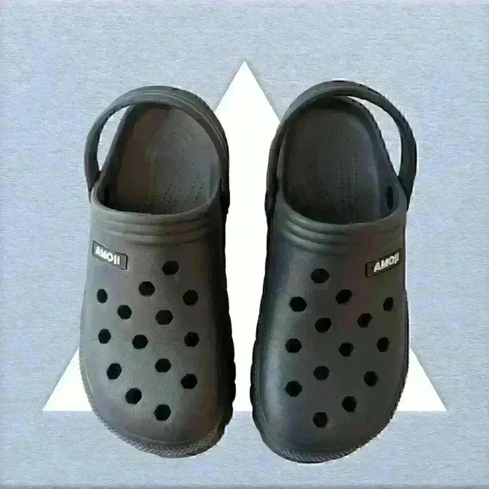 AMOJI Unisex Adult Classic Clogs Size 8
